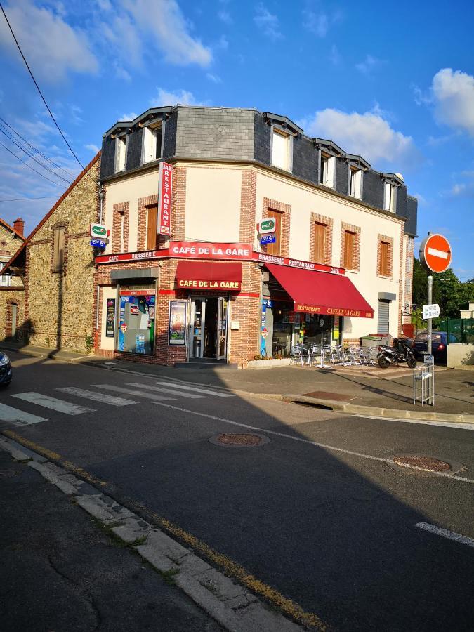 Готель Cafe De La Gare Bessancourt Екстер'єр фото