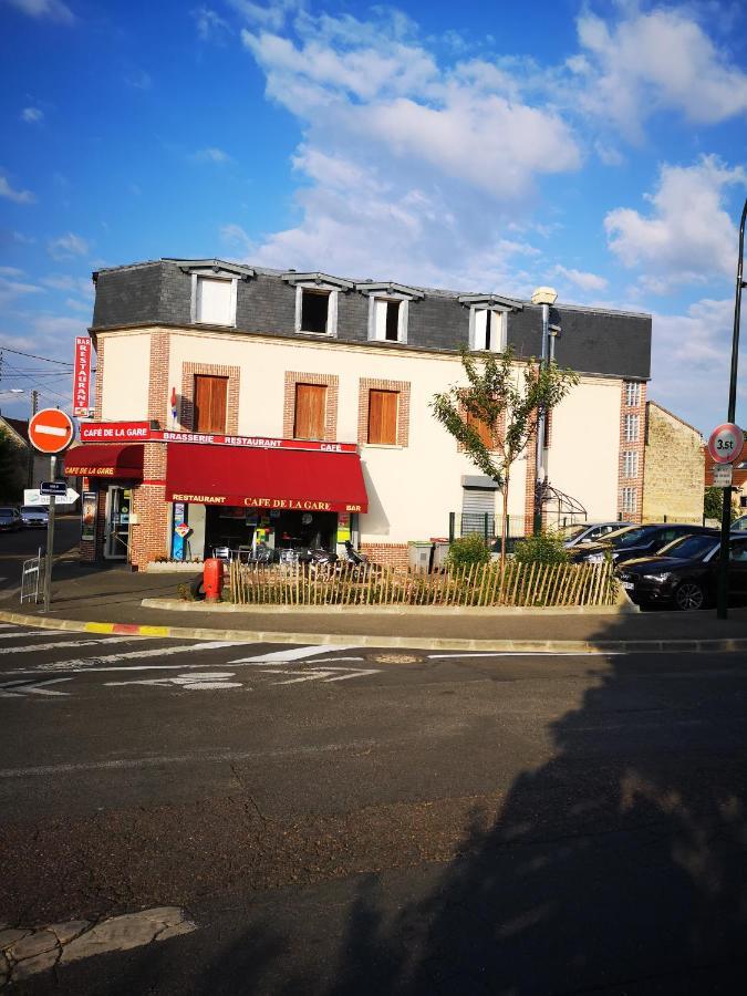 Готель Cafe De La Gare Bessancourt Екстер'єр фото